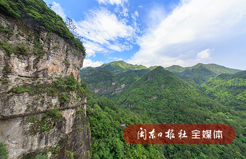 鸳鸯溪凌云栈道